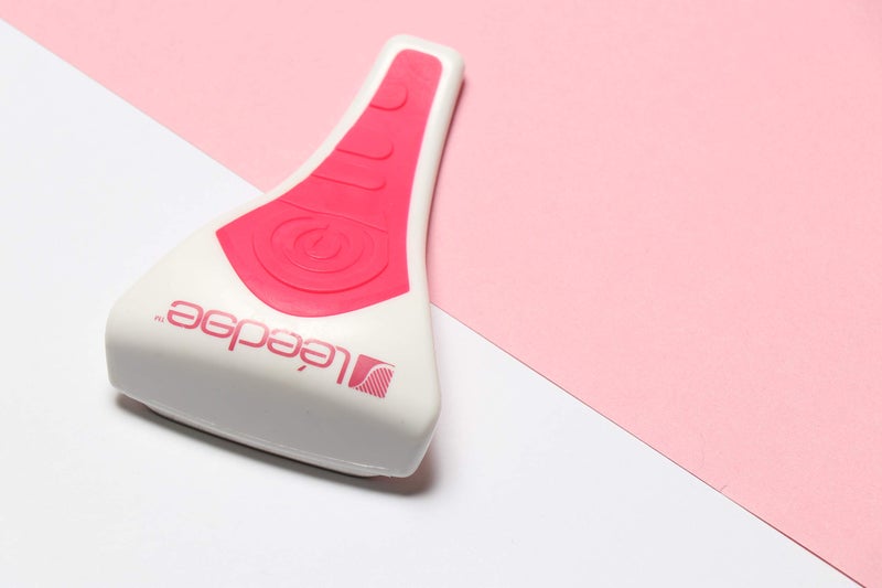 leedge LÃ©edge Full Body Exfoliator - Pink - Image 5